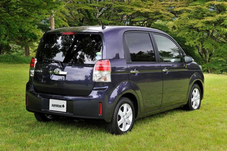  Toyota Spade 2013 года  (фото 3 из 3)